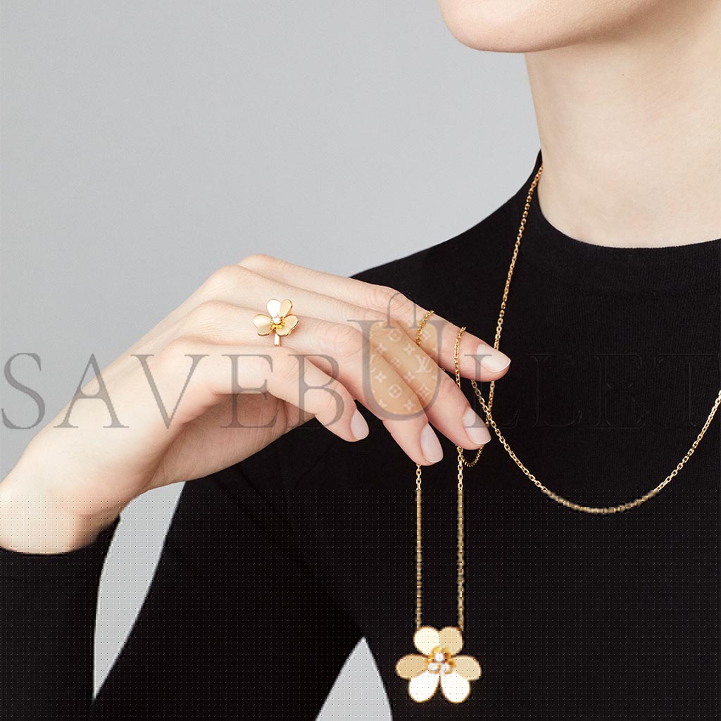 V*N CL*F arpels frivole ring, 1 flower, small model - yellow gold  vcarp2ds00